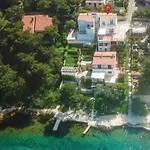 度假居 Three-bedroom With Sea View In Okrug Donji *