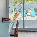 度假居 Three-bedroom With Sea View In Okrug Donji
