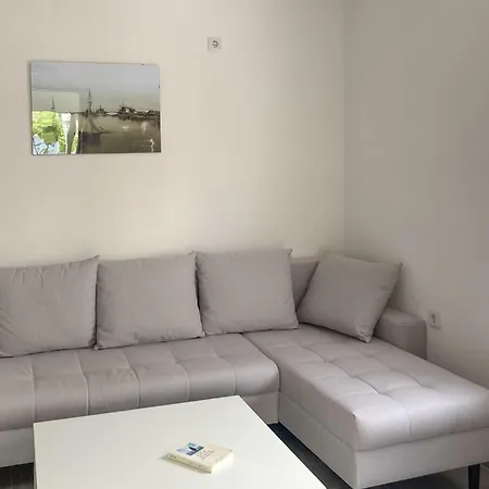 Semesterbostad Three-Bedroom Holiday Home With Sea View In Okrug Donji *