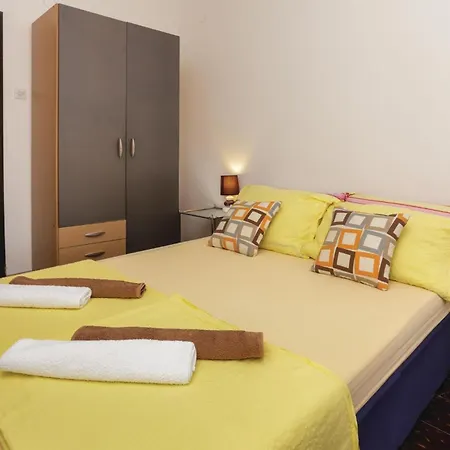 Three-Bedroom Holiday Home With Sea View In Okrug Donji Semesterbostad Donji Okrug (Ciovo)